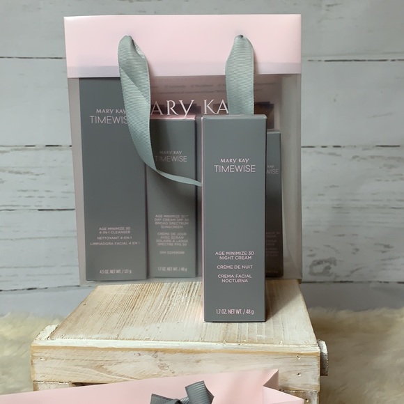 Normal to dry skin* Age Minimizer 3D 4-in-1 Cleanser Set - Picture 5 of 6